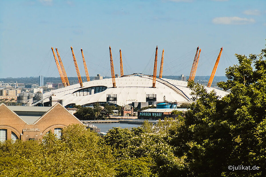 Stadion auf  den "Millennium Dome"