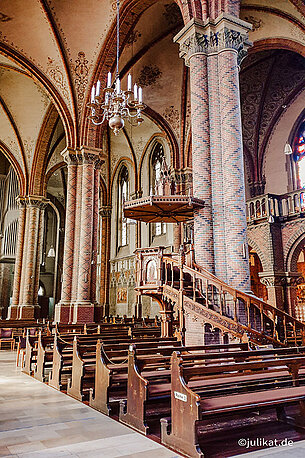 Innenarchitektur im Kircheninneren