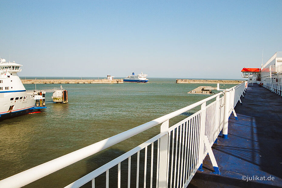 Blick auf die Einfahrt der Fähre "DFDS Seaways"