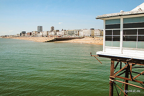 Blick vom Pier zum Strand