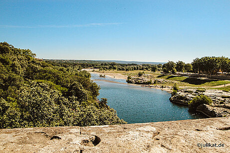 Aussicht über das Flussbett des Gardon